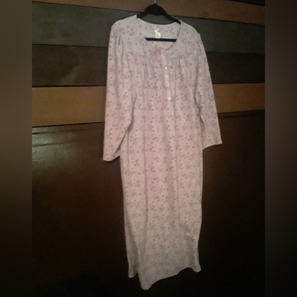 Croft & Barrow 2X Light Purple Long Sleeve Nightgown.